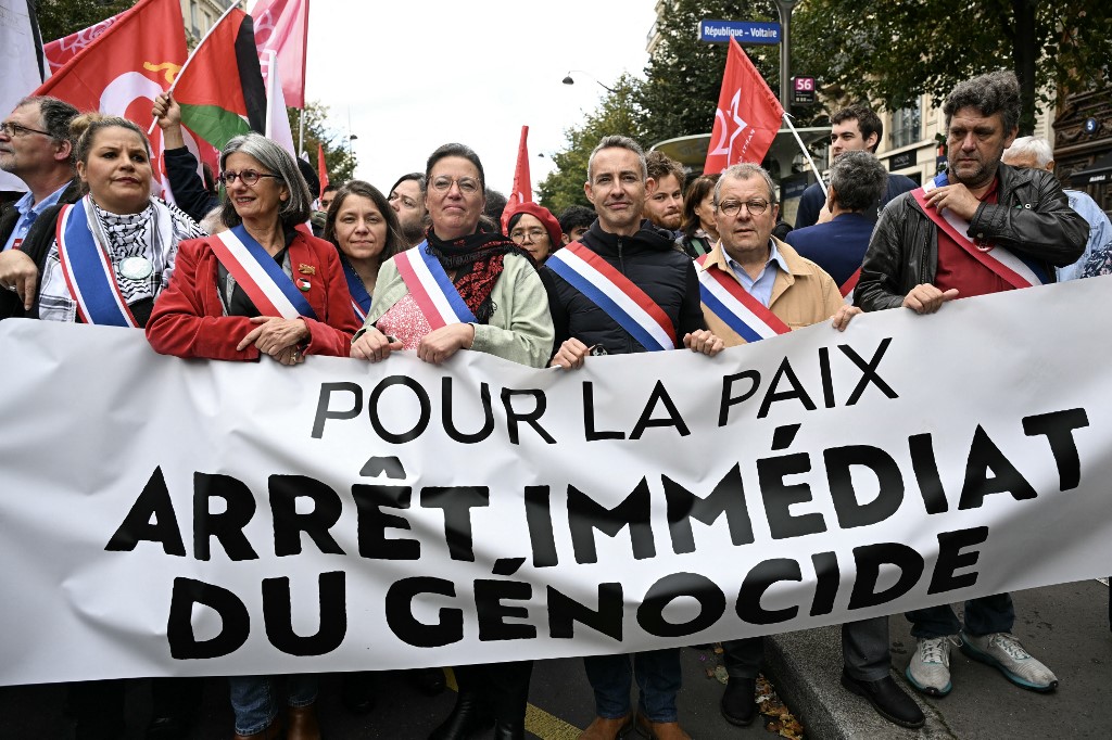 Marche pour la reconnaissance de l’État palestinien à Malakoff le 21 septembre 2025 avec Jacqueline Belhomme et Ian Brossat