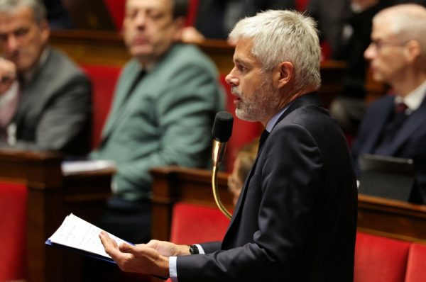 Les députés rejettent une loi sur l’interdiction du port du voile par des mineures