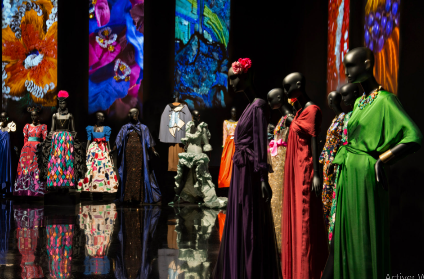  “Yves Saint Laurent en scène” : quand la mode rencontre le spectacle vivant à Marrakech