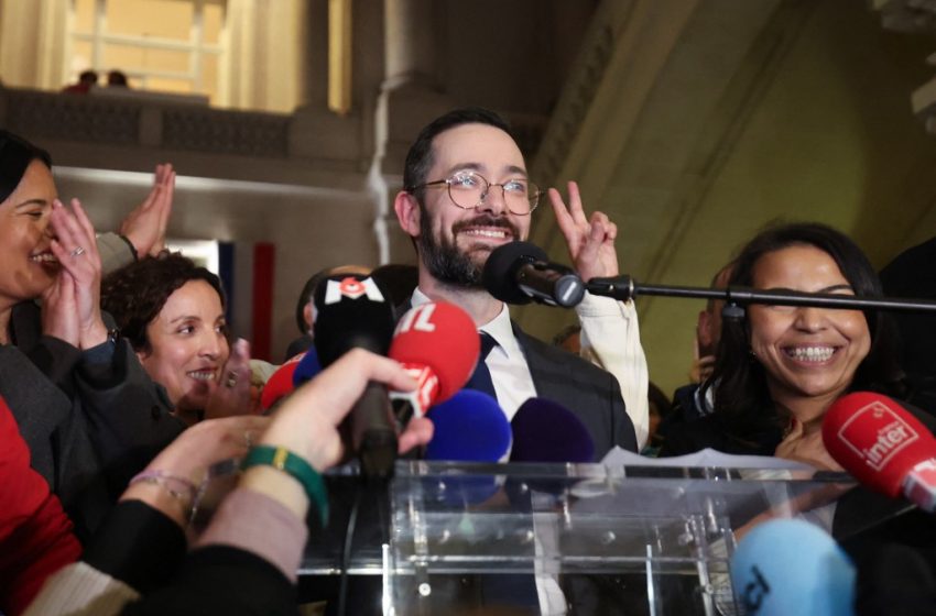 David Guiraud, candidat LFI à la mairie de Roubaix, lors du rassemblement après sa victoire aux municipales 2026.