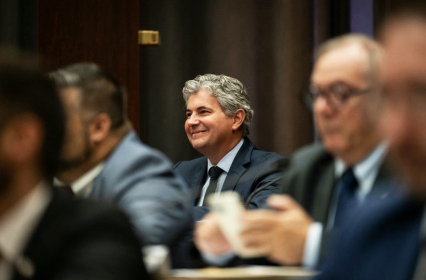 Gilles Platret, maire de Chalon-sur-Saône, se réjouit de la validation par la justice de l’interdiction des signes religieux en conseil municipal.