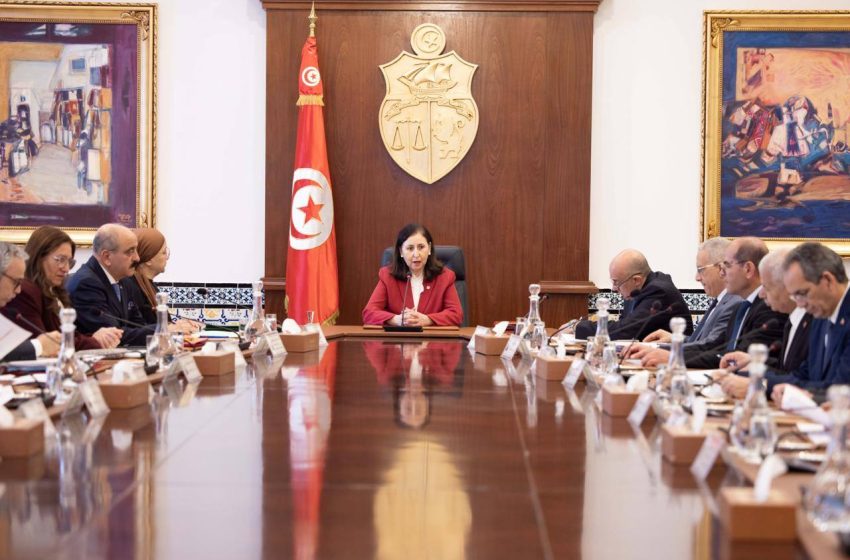  Tunisie. Le gouvernement veut accélérer la hausse des salaires et des pensions