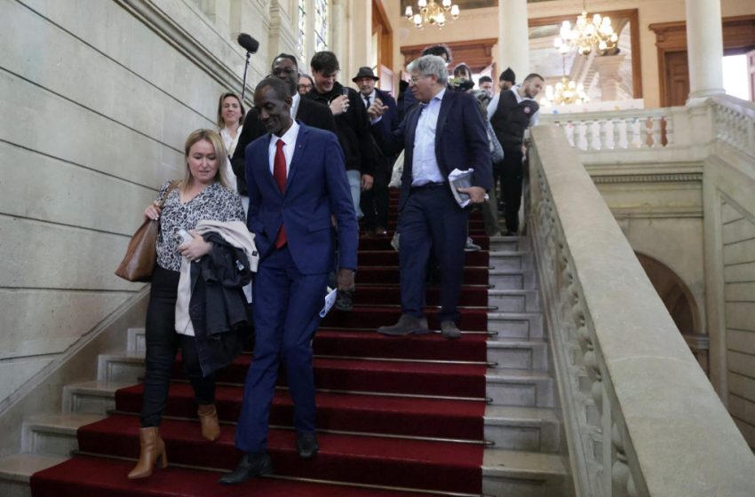 Bally Bagayoko, maire noir de Saint-Denis, visé par des propos racistes après son élection