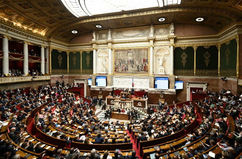 Restitutions coloniales : une loi clé examinée à l’Assemblée nationale