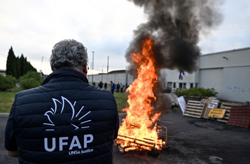  Blocage de prisons à Béziers le 27 avril 2026 par des surveillants pénitentiaires, à l’appel de la CGT et de l’Ufap‑Unsa. 