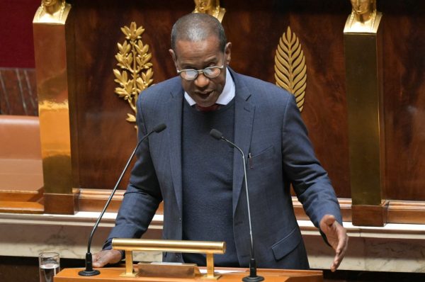 Max Mathiasin, député du groupe Liot et auteur de la proposition de loi visant l’abrogation du Code noir, s’exprime à l’Assemblée nationale.