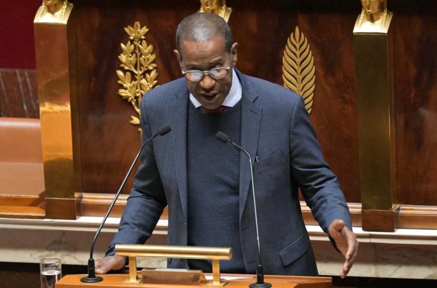 Max Mathiasin, député du groupe Liot et auteur de la proposition de loi visant l’abrogation du Code noir, s’exprime à l’Assemblée nationale.