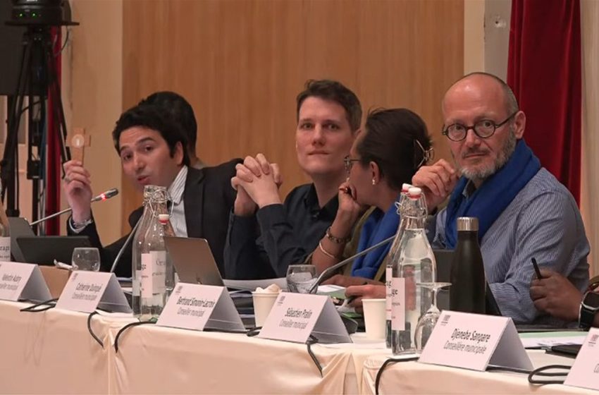  Ivry-sur-Seine : un élu RN prie en plein conseil municipal