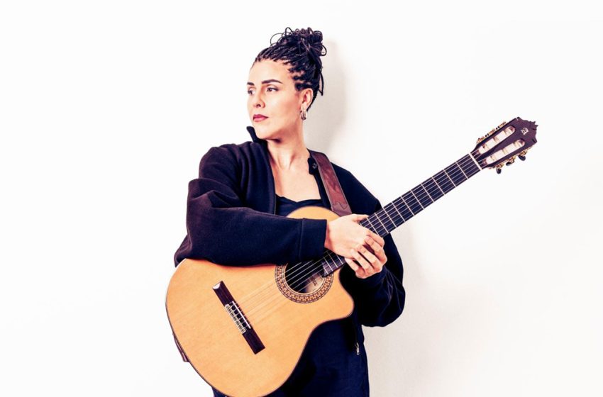  « Je ne pouvais plus chanter la colère avec une musique douce » : entretien avec Souad Massi