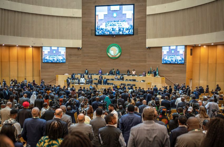 Réunion de l’Union africaine avec la participation de délégations des États membres, dont le Maroc.