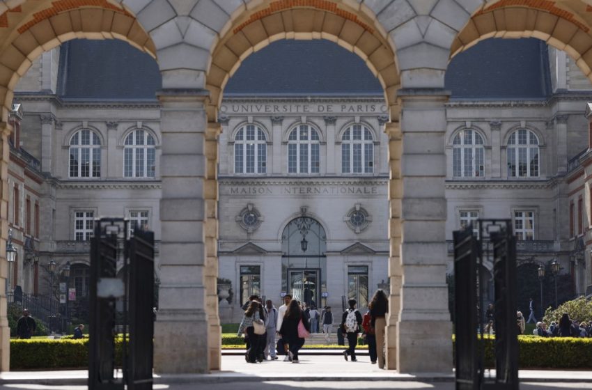 Entrée de la Cité internationale universitaire de Paris, qui accueille des étudiants français et étrangers