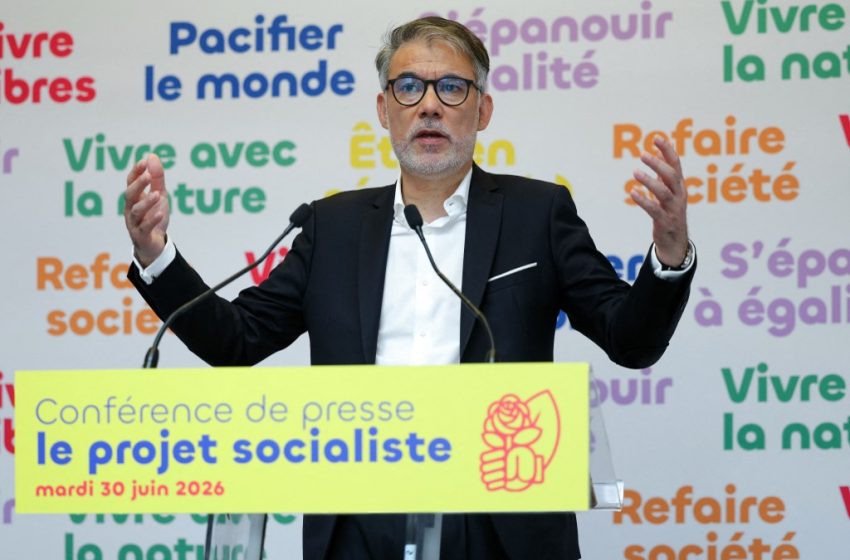 Olivier Faure, premier secrétaire du Parti socialiste, lors d'une conférence de presse à Paris