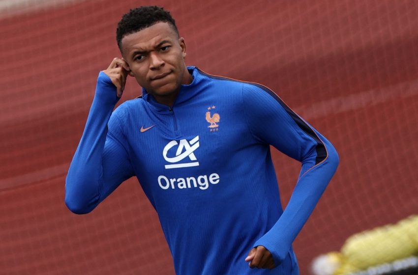 Kylian Mbappé lors d'un entraînement de l'équipe de France à Waltham avant le quart de finale de la Coupe du monde 2026.