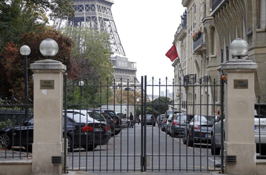 Drapeau marocain brûlé à Aubervilliers : l’ambassade porte plainte