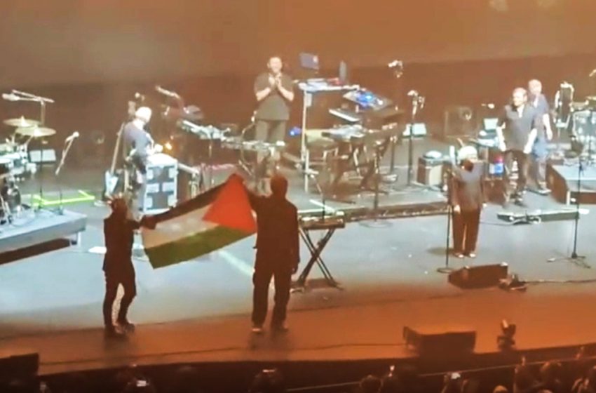  Concert de Massive Attack à Singapour : un drapeau palestinien et une convocation au commissariat