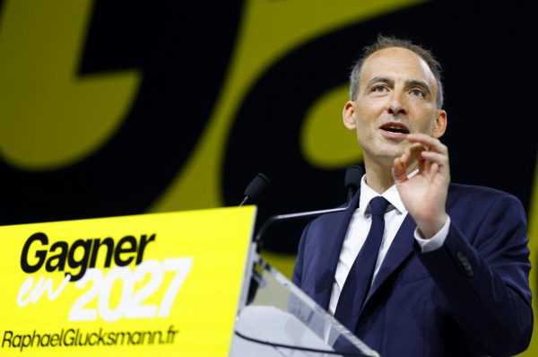 Raphaël Glucksmann lors d’un meeting politique à Aubervilliers en juin 2026