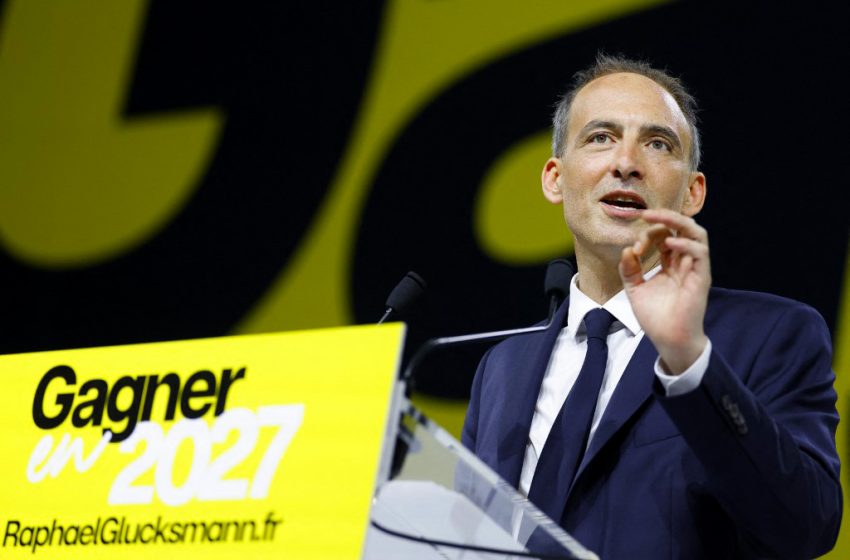 Raphaël Glucksmann lors d’un meeting politique à Aubervilliers en juin 2026