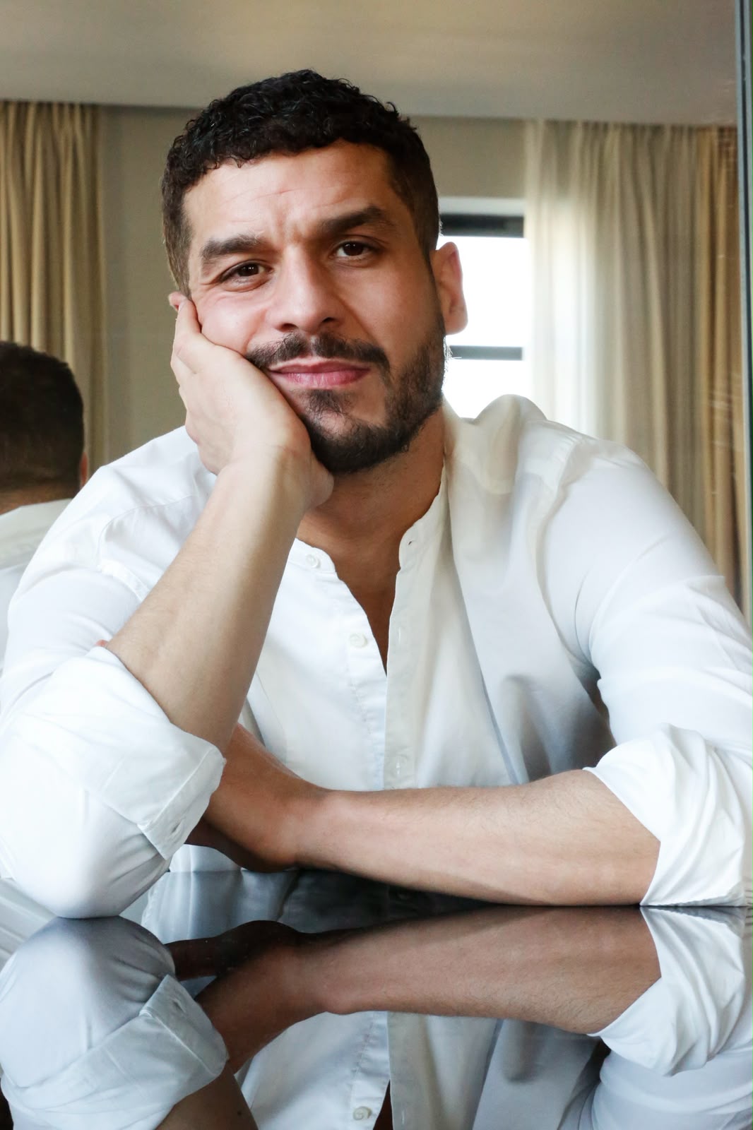 l'acteur franco-marocain, Soufiane Guerrab à l'affiche de la Bombenera et de Lupin sur Netflix